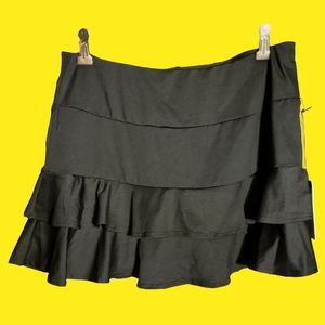 Tail Doubles Black Flounce Skort Size M